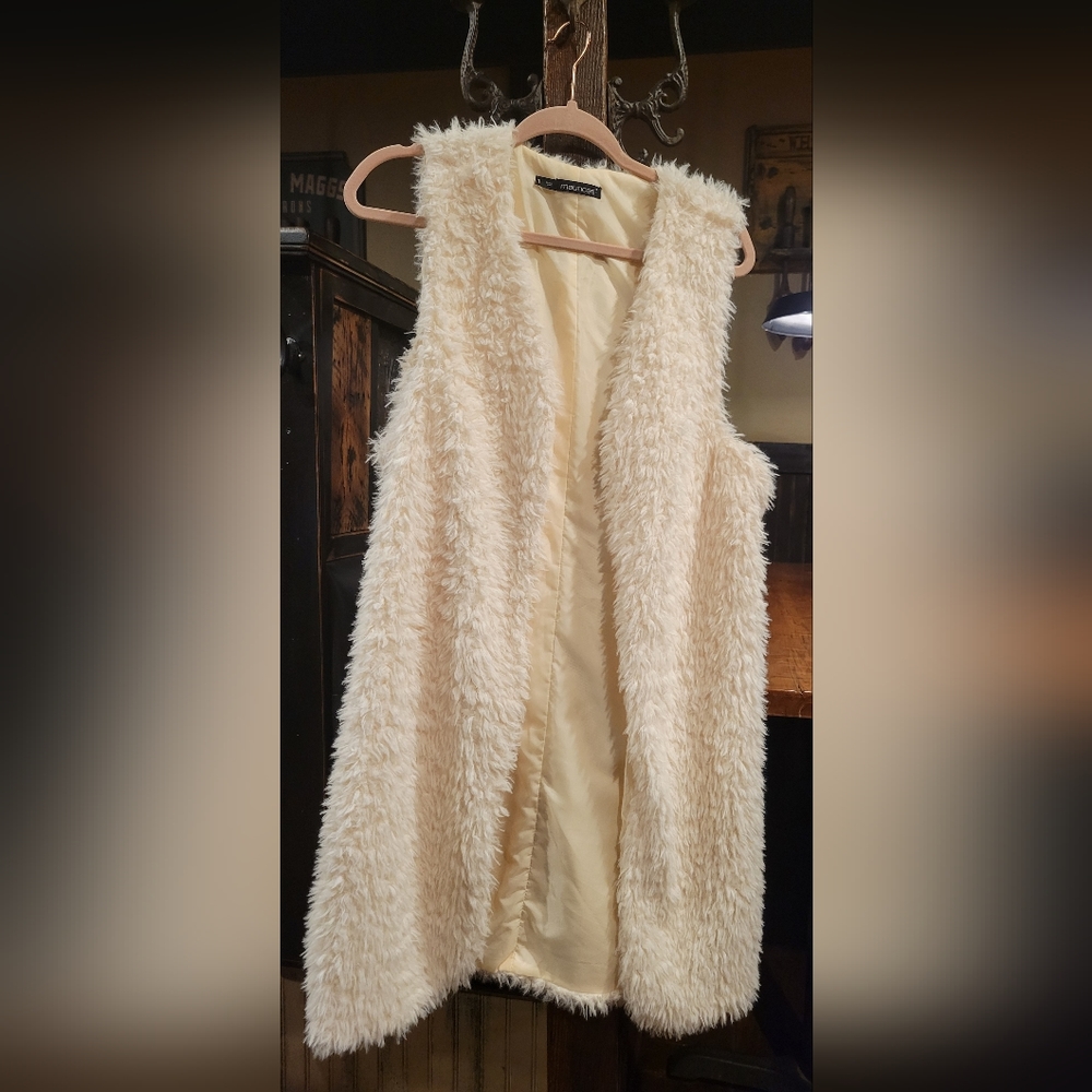 NWOT Cream Faux Fur Vest 1X